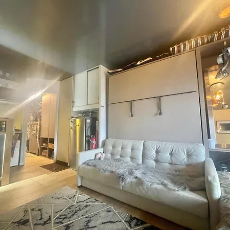 Front & Pool Apartment